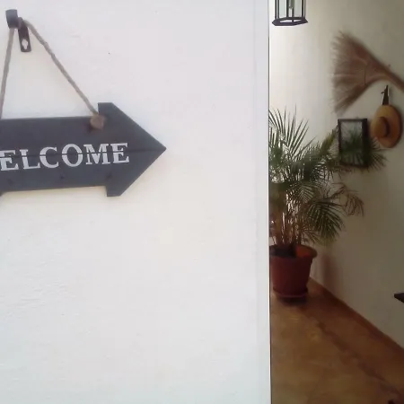 Solo Adultos, Tuneras Venkovský dům *