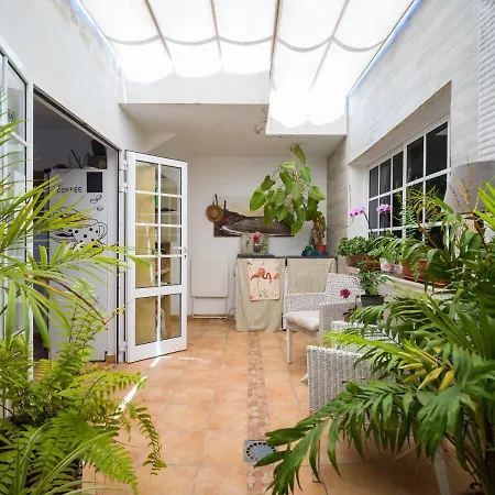 Solo Adultos, Tuneras Country house