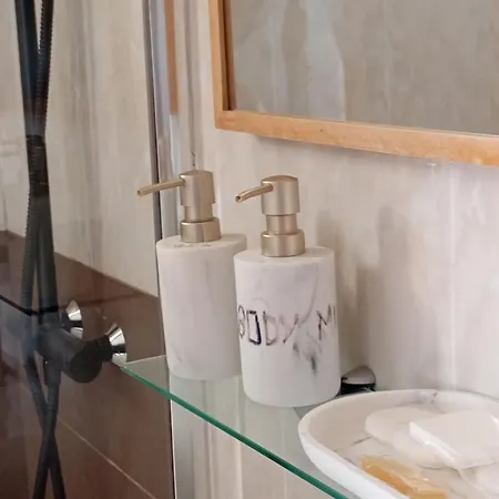 Solo Adultos, Tuneras Landhuis La Oliva