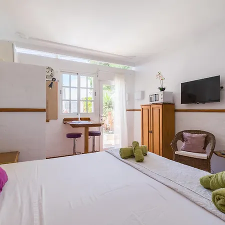 Solo Adultos, Tuneras Landhaus *