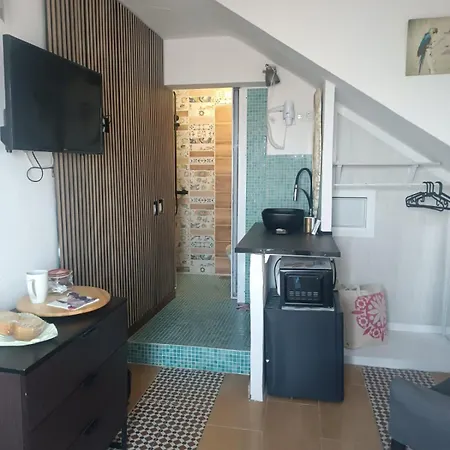 Solo Adultos, Tuneras Landhaus *
