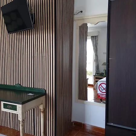 Solo Adultos, Tuneras Landhaus