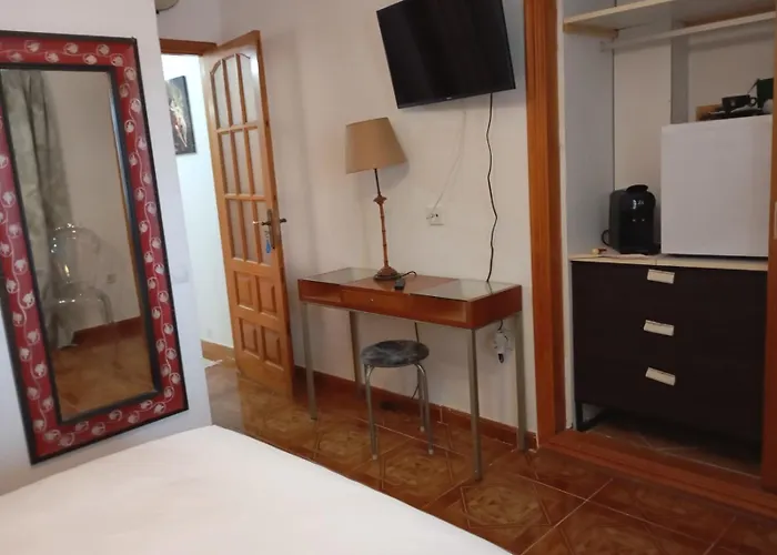 Solo Adultos, Tuneras * لا أوليفا