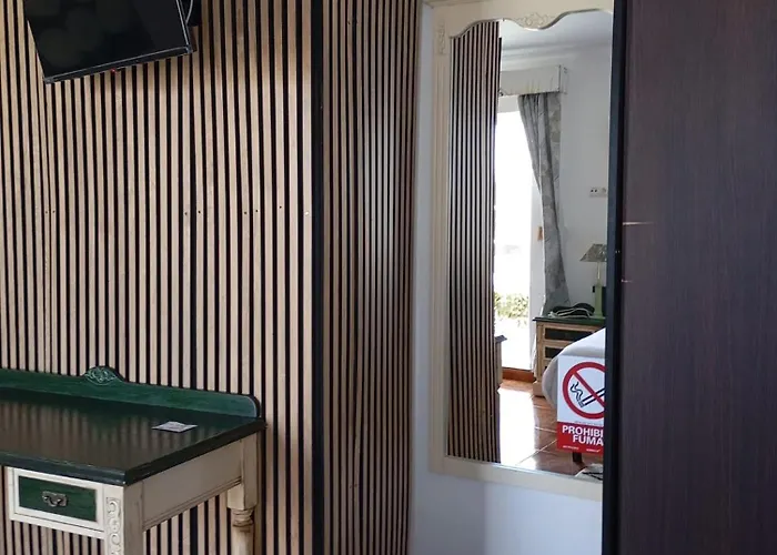 Solo Adultos, Tuneras منزل ريفي