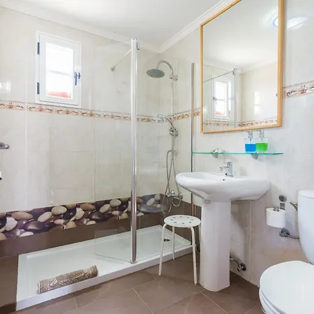 Solo Adultos, Tuneras Landhaus *