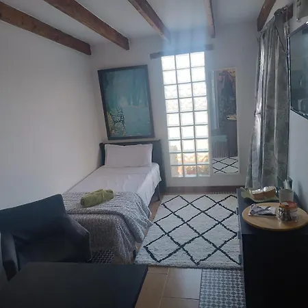 Landhaus Solo Adultos, Tuneras